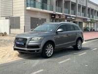 Used 2011 Audi Q7 for sale in Dubai