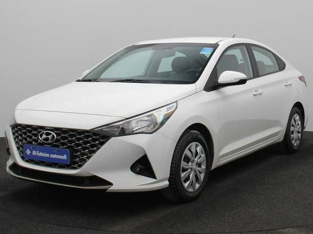 Used 2022 Hyundai Accent for sale in Abu Dhabi