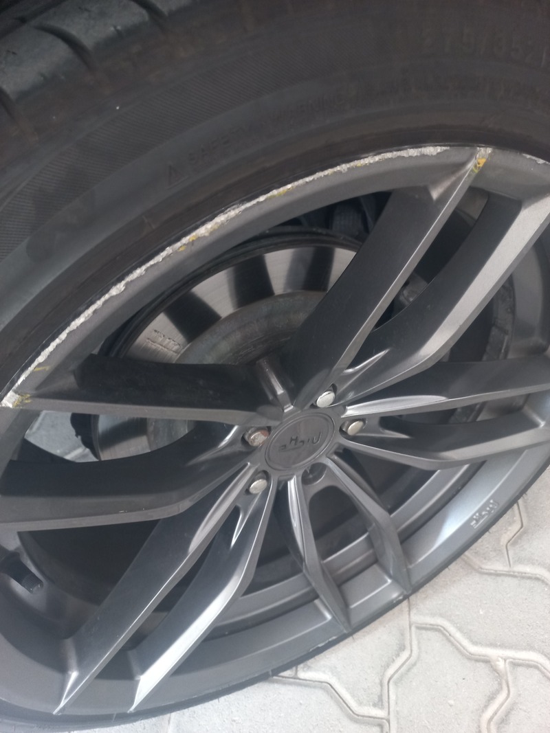 Used 2014 Jaguar XJ for sale in Dubai