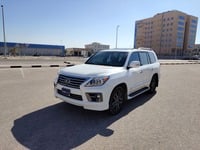 مستعمله 2015 لكزس LX570 للبيع فى الدمام