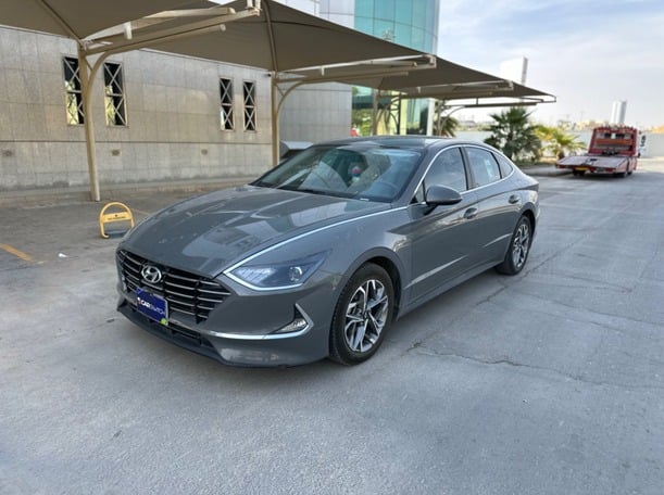 Used 2022 Hyundai Sonata for sale in Riyadh