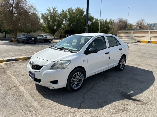 Used 2013 Toyota Yaris for sale in Riyadh