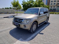 Used 2014 Mitsubishi Pajero for sale in Sharjah