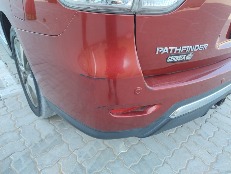 Used 2013 Nissan Pathfinder for sale in Sharjah