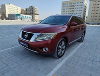 Used 2013 Nissan Pathfinder for sale in Sharjah