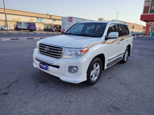 Used 2015 Toyota Land Cruiser for sale in Dammam