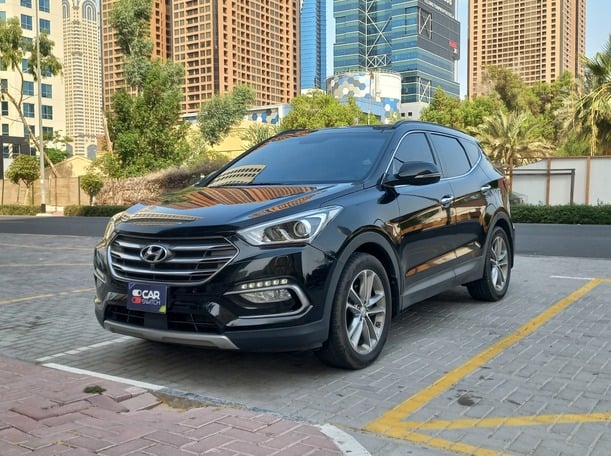 Used 2017 Hyundai Santa Fe for sale in Dubai