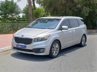 Used 2016 Kia Grand Carnival for sale in Dubai