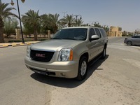 Used 2014 GMC Yukon for sale in Riyadh