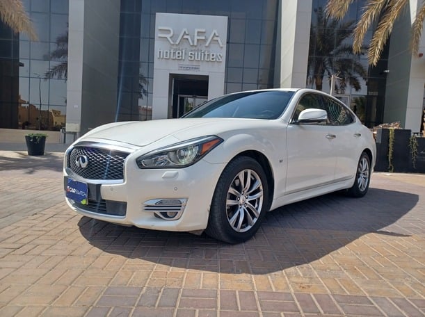 مستعمله 2019 انفنتي Q70 للبيع فى الرياض