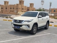 Used 2017 Toyota Fortuner for sale in Dubai