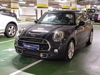 Used 2016 MINI Cooper for sale in Abu Dhabi