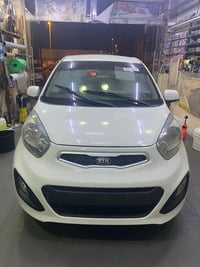 Used 2013 Kia Picanto for sale in Abu Dhabi