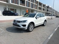 Used 2016 Volkswagen Touareg for sale in Dubai