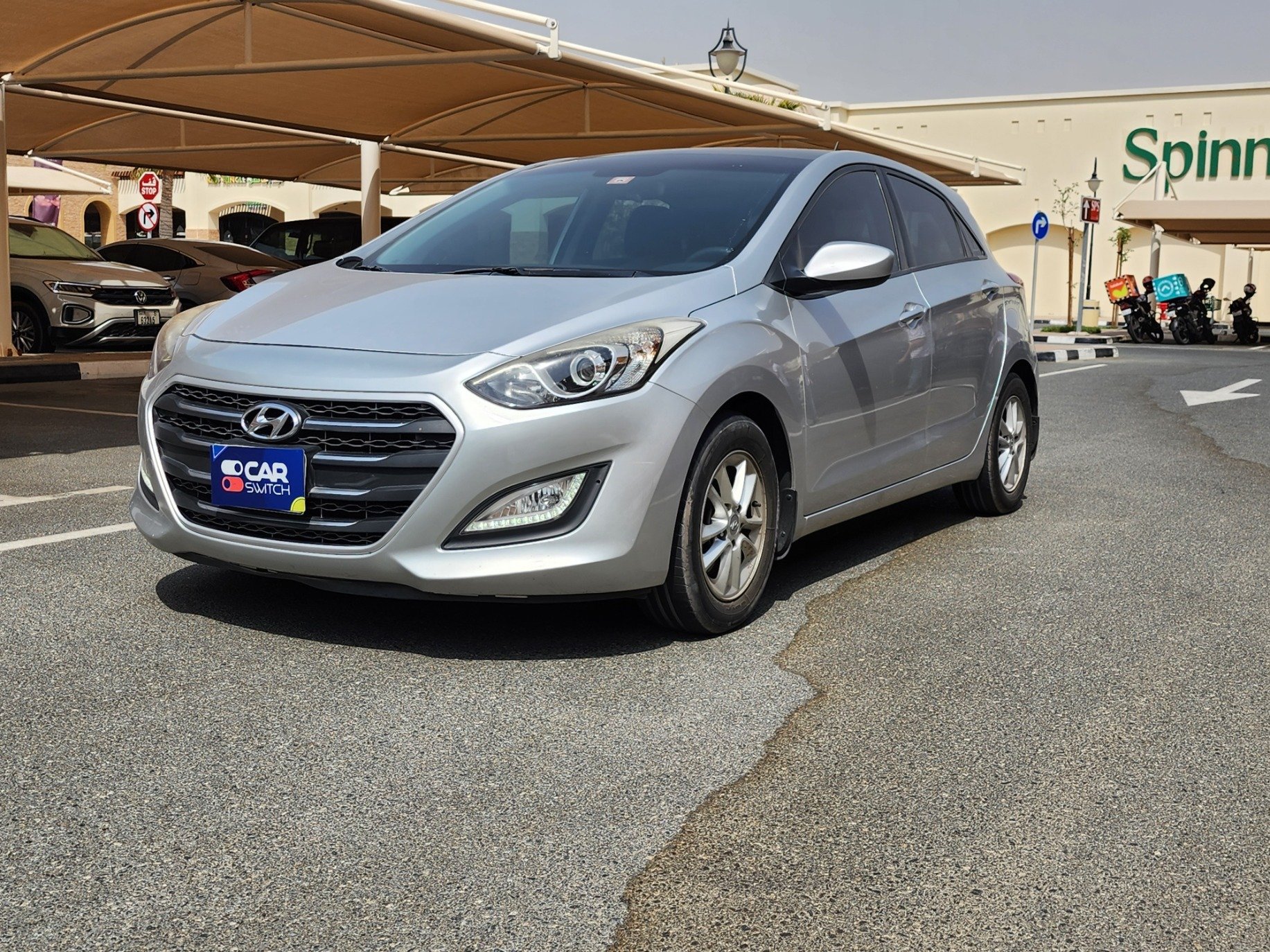 Used 2016 Hyundai i30 for sale in Dubai