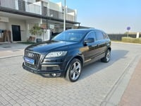 Used 2016 Audi Q7 for sale in Dubai