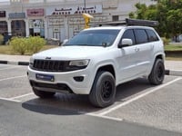 Used 2015 Jeep Grand Cherokee for sale in Sharjah