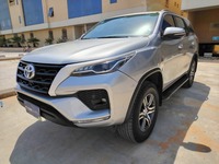 Used 2021 Toyota Fortuner for sale in Riyadh