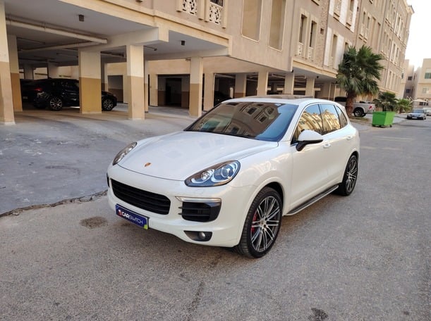 Used 2015 Porsche Cayenne for sale in Al Khobar