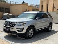 Used 2017 Ford Explorer for sale in Dubai