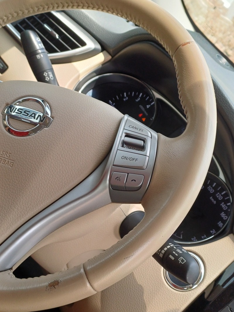 Used 2015 Nissan X-Trail for sale in Abu Dhabi