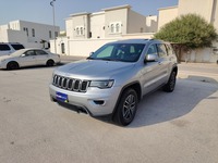 Used 2019 Jeep Grand Cherokee for sale in Dammam