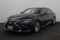 Used 2023 Lexus ES300h for sale in Dubai