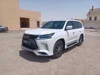 Used 2018 Lexus LX570 for sale in Riyadh