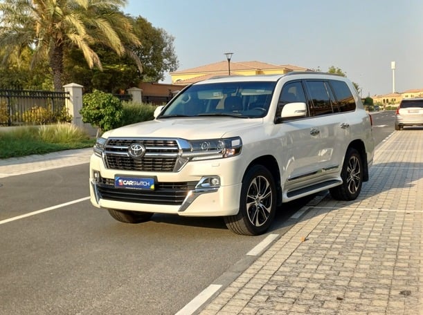 Used 2021 Toyota Land Cruiser for sale in Abu Dhabi