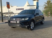 Used 2016 Volkswagen Touareg for sale in Dubai