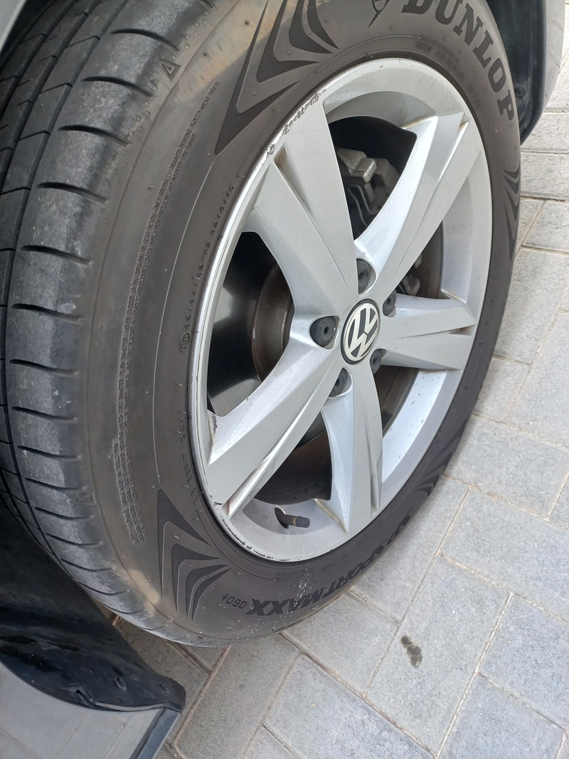 Used 2015 Volkswagen Passat for sale in Abu Dhabi