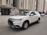 Used 2020 Mitsubishi Outlander for sale in Jeddah