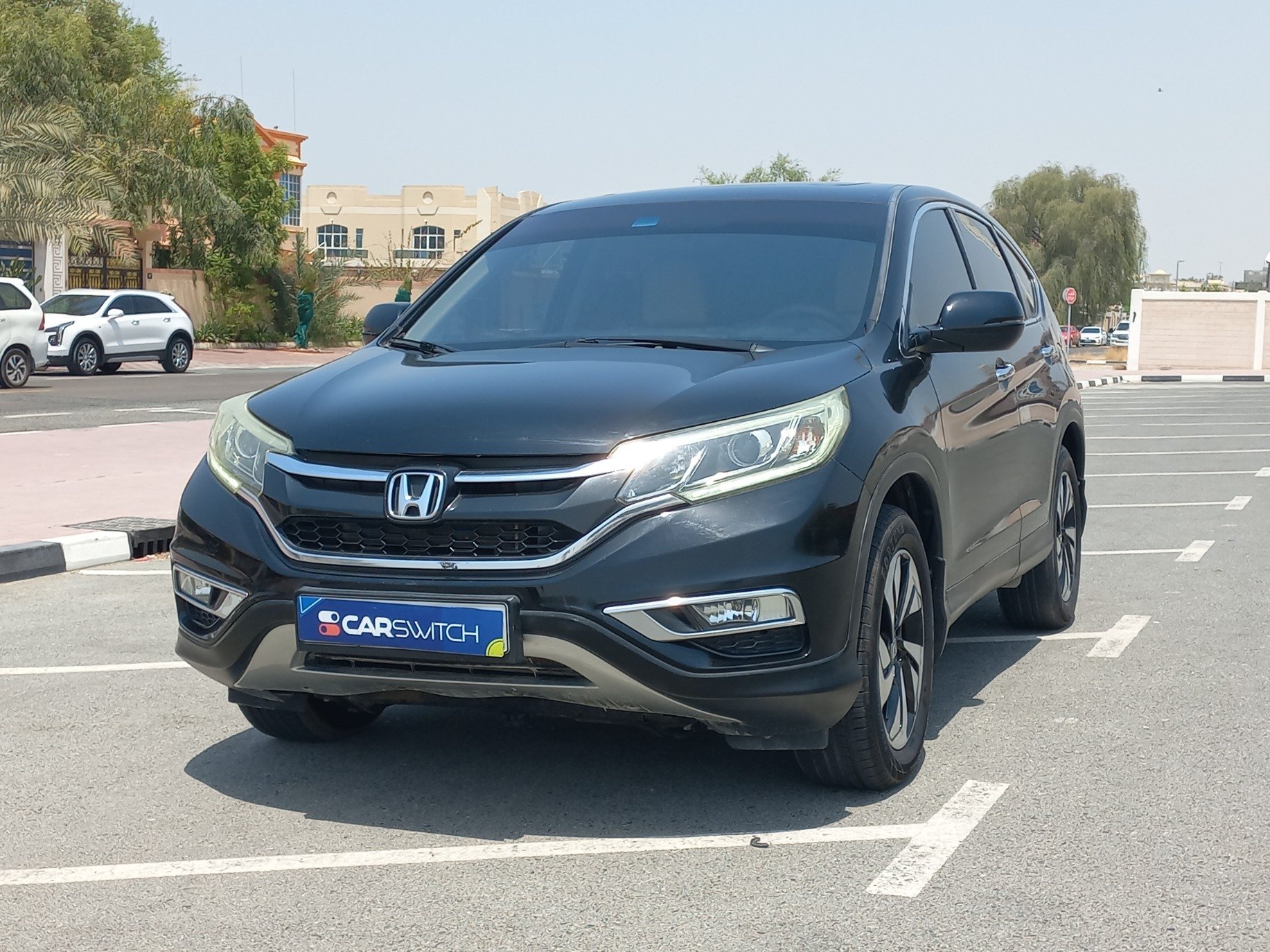 Used 2015 Honda CR-V for sale in Dubai