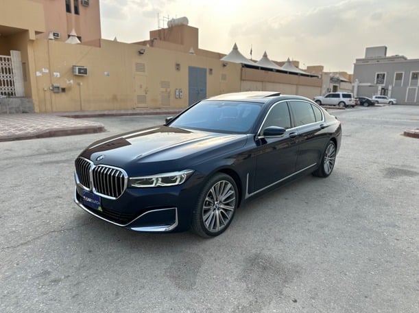 Used 2021 BMW 730 for sale in Riyadh