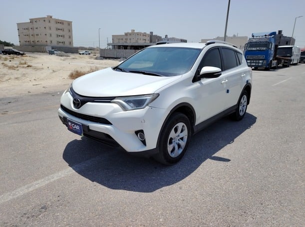 Used 2016 Toyota RAV 4 for sale in Dammam