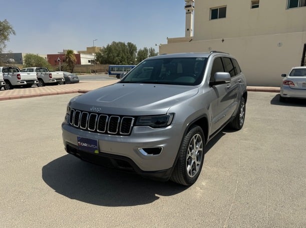 Used 2021 Jeep Grand Cherokee for sale in Riyadh