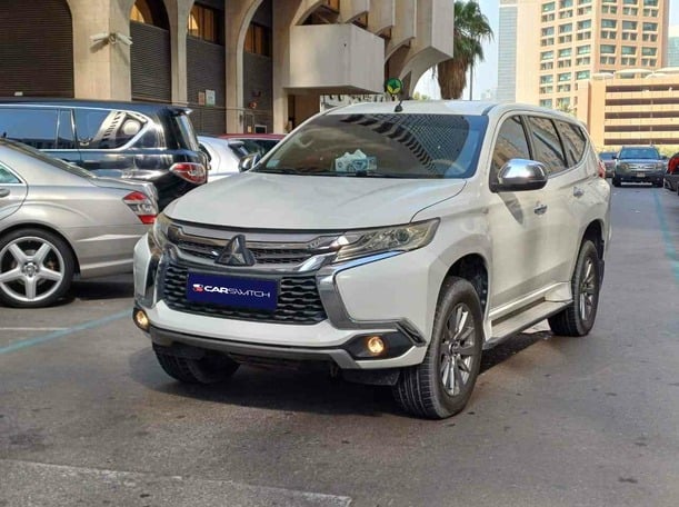 Used 2016 Mitsubishi Montero Sport for sale in Abu Dhabi