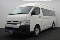 Used 2018 Toyota Hiace for sale in Abu Dhabi