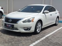 Used 2013 Nissan Altima for sale in Abu Dhabi