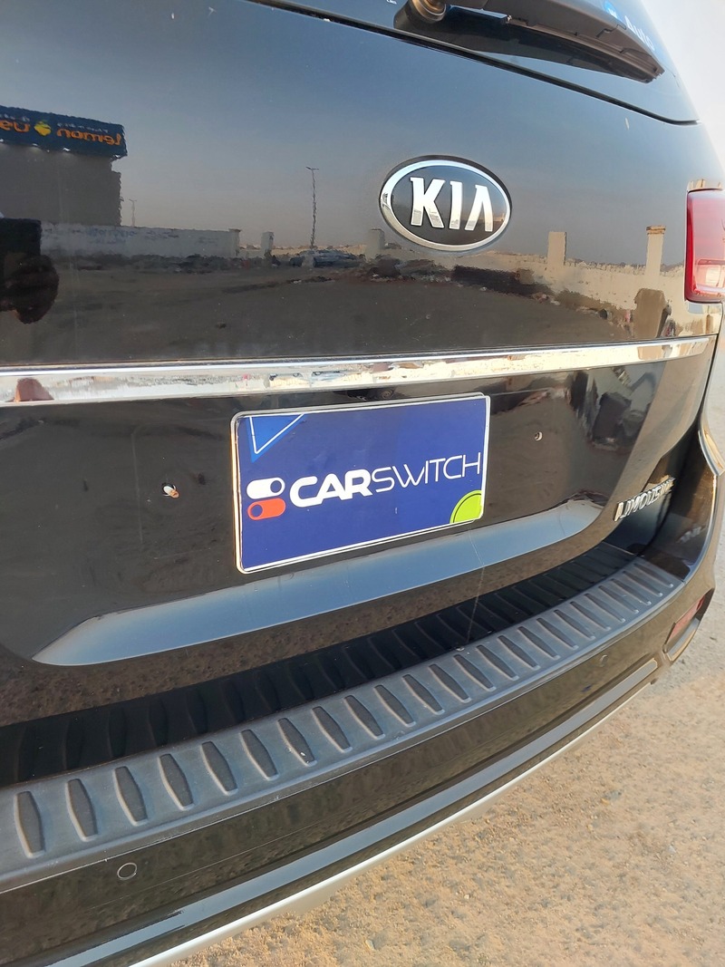 Used 2020 Kia Carnival for sale in Jeddah