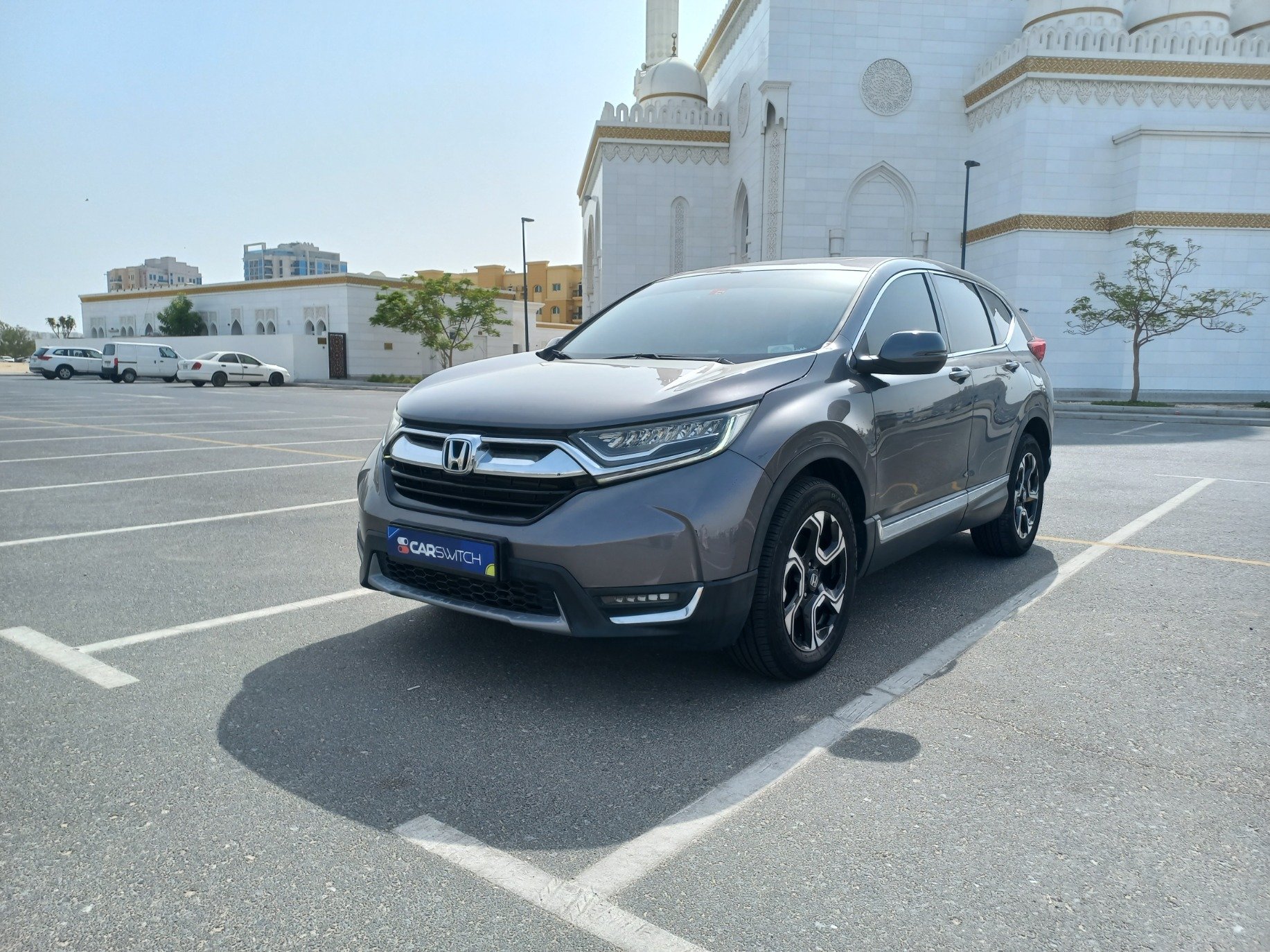 Used 2018 Honda CR-V for sale in Dubai