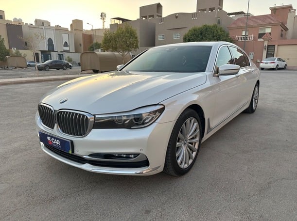 Used 2018 BMW 730 for sale in Riyadh