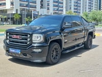 Used 2018 GMC Sierra for sale in Abu Dhabi