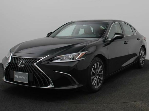 Used 2023 Lexus ES350 for sale in Abu Dhabi