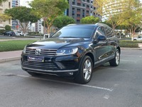 Used 2016 Volkswagen Touareg for sale in Dubai