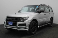 Used 2020 Mitsubishi Pajero for sale in Dubai