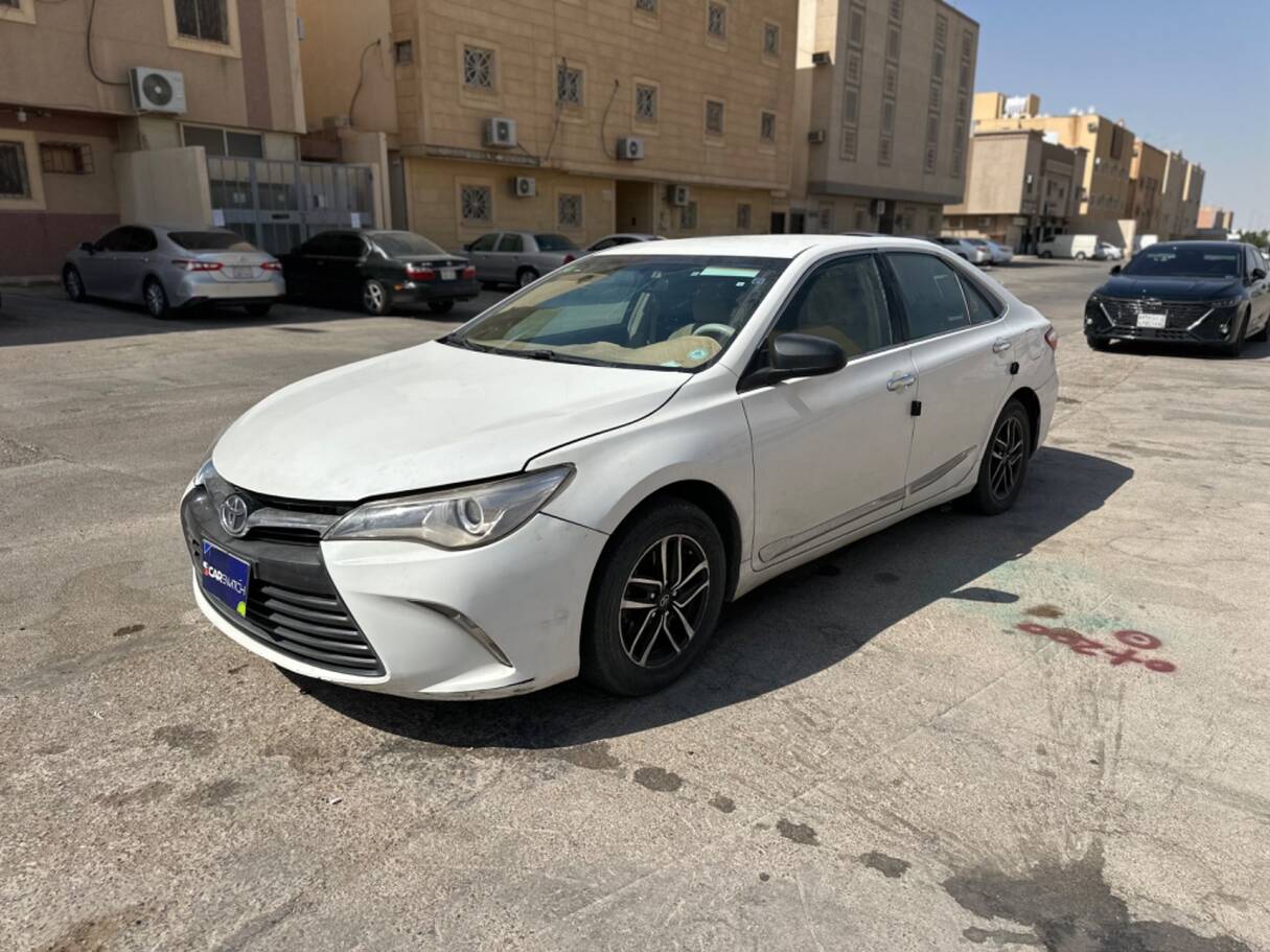 Used 2016 Toyota Camry for sale in Riyadh