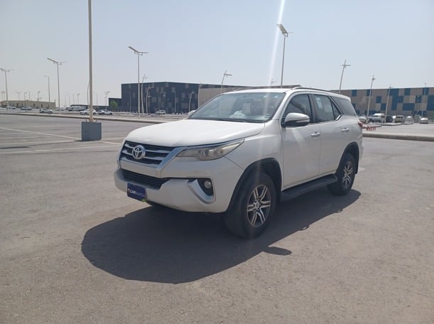 Used 2020 Toyota Fortuner for sale in Riyadh