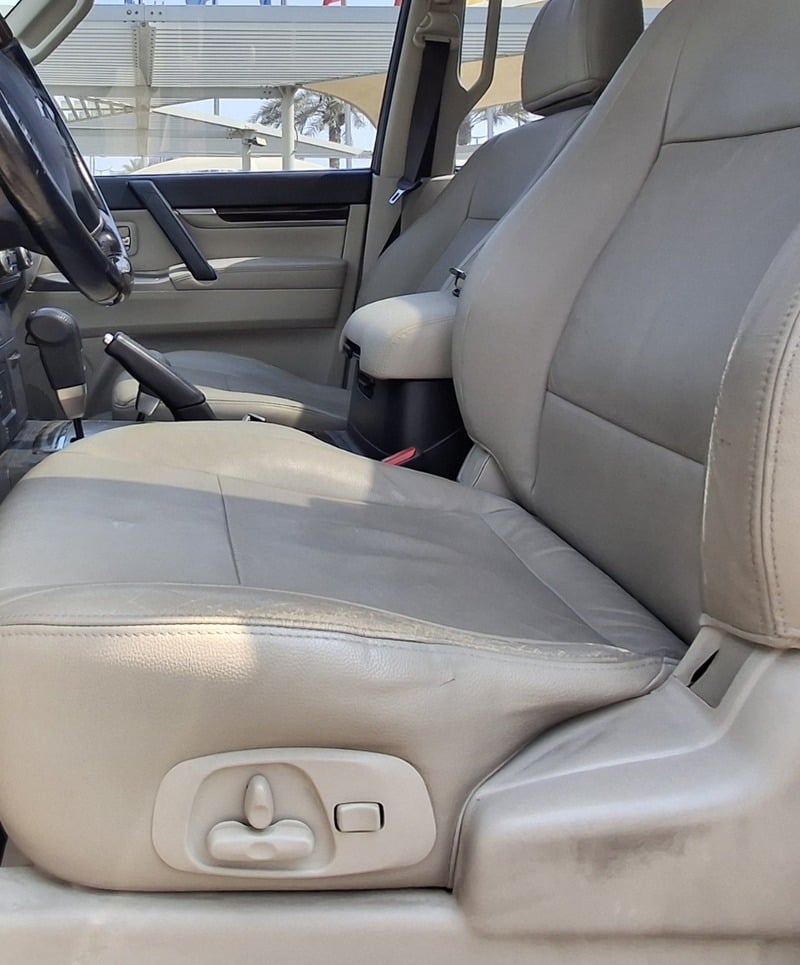 Used 2012 Mitsubishi Pajero for sale in Dubai