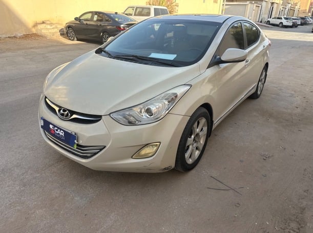 Used 2013 Hyundai Elantra for sale in Riyadh